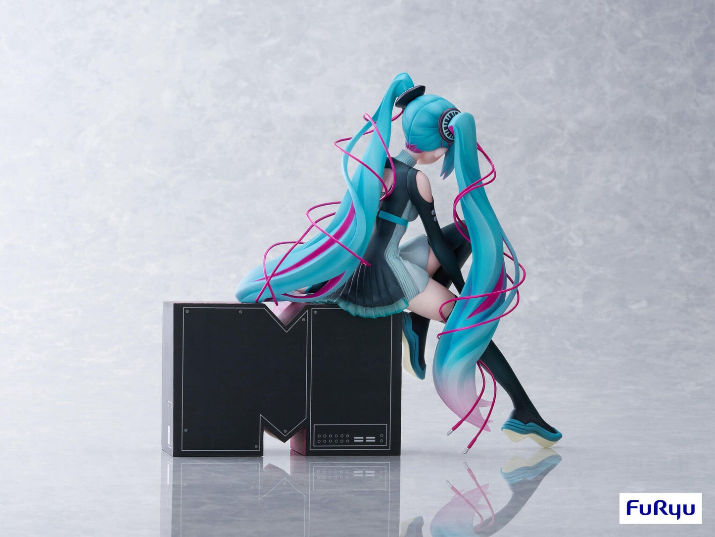 Hatsune Miku x MTV 1/7 (Pre-order)