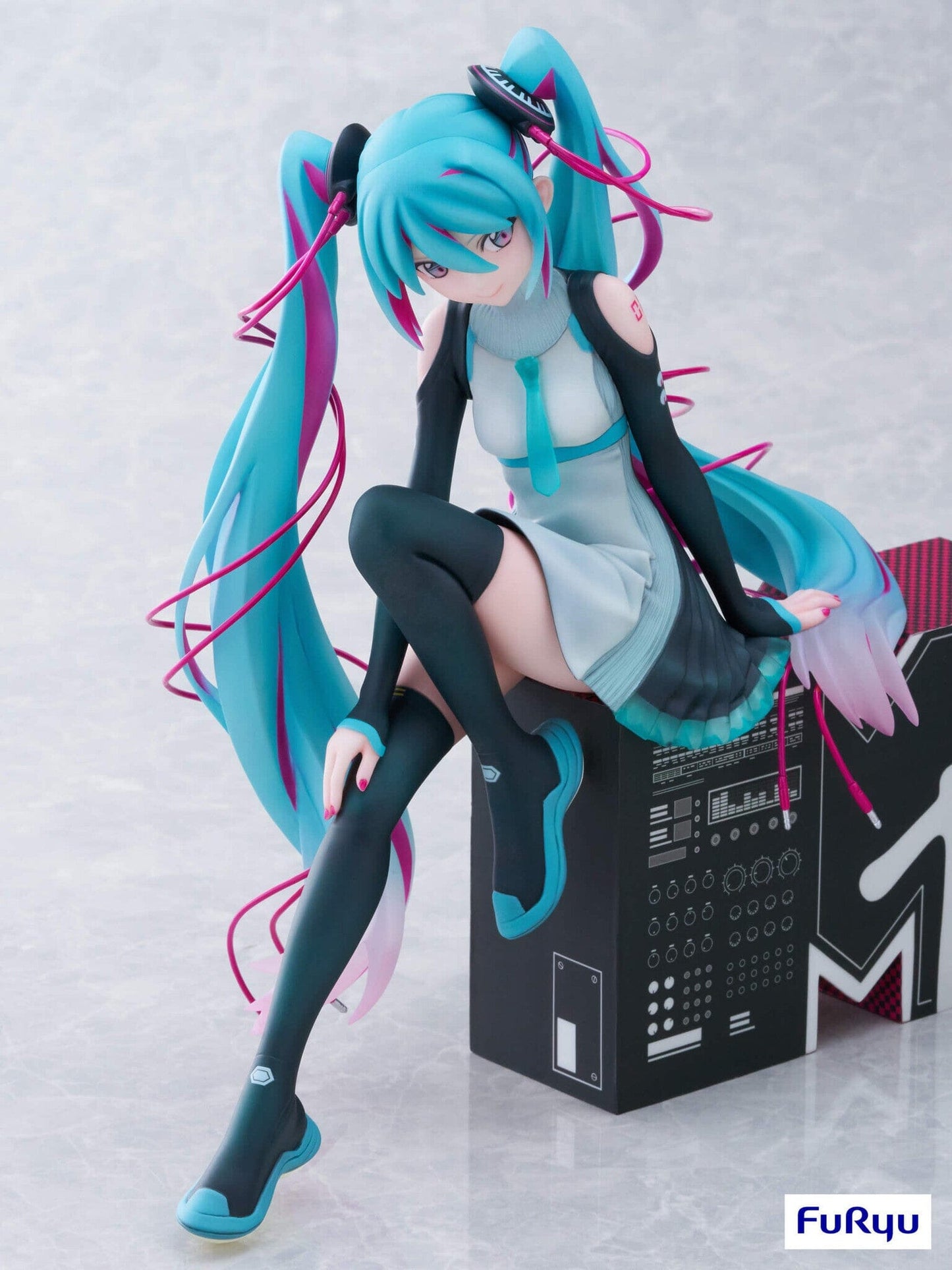 Hatsune Miku x MTV 1/7 (Pre-order)